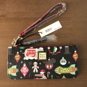 Disney Parks Holiday Wristlet Dooney & Bourke 2018